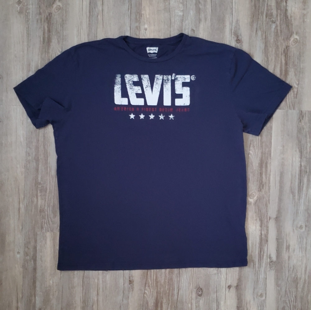 Levi's tshirt